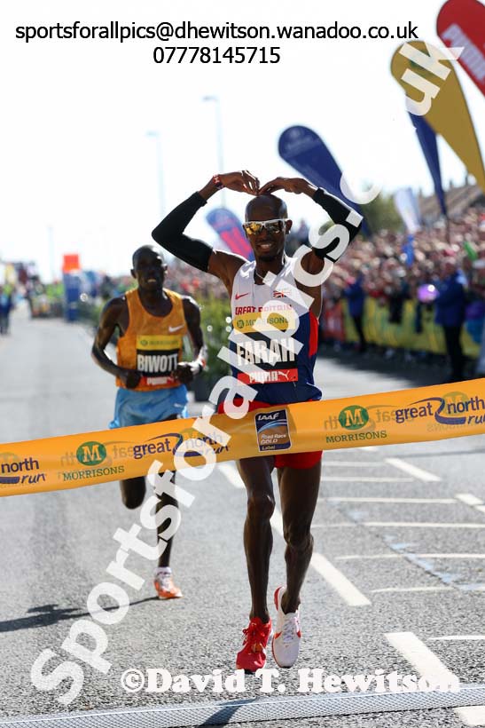 Mo Farah wins the mens Morrisons Great North Run. Photo: David T. Hewitson/Sports for All Pics